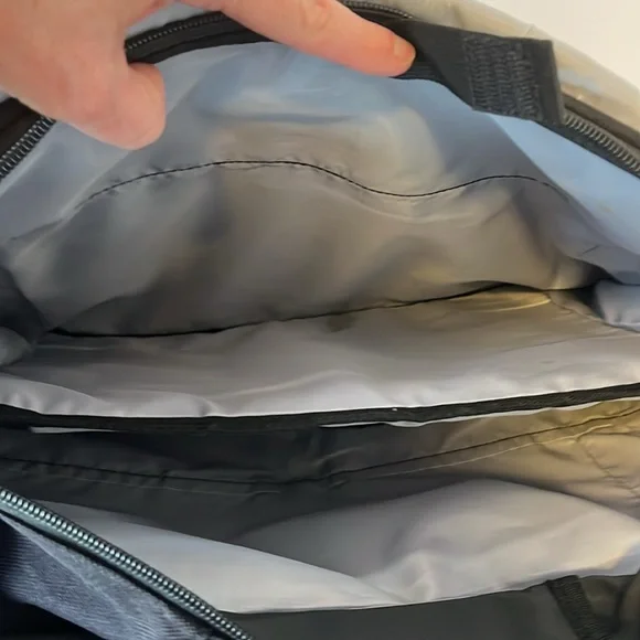 Adidas Black Laptop Bag Commuter Satchel Tote with Adjustable & Removable Strap - Picture 14 of 16